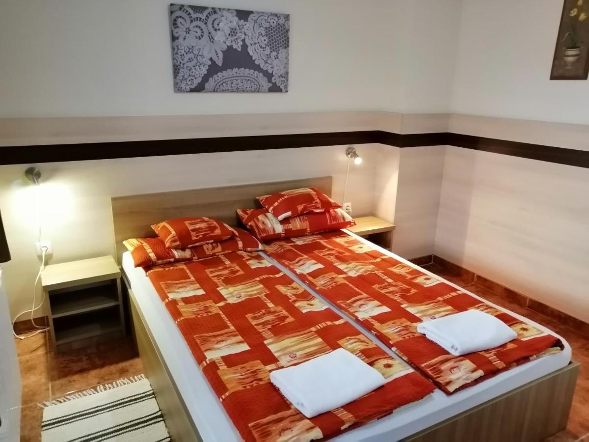 Csipkehaz Apartman Cserkeszőlő Exterior foto