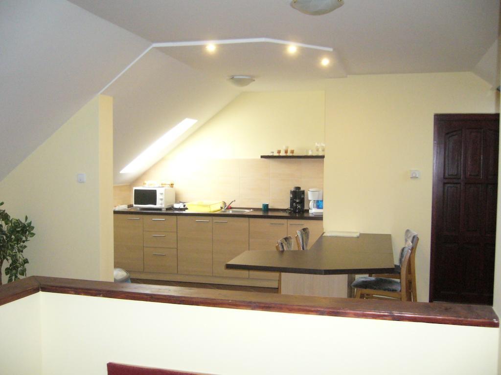 Csipkehaz Apartman Cserkeszőlő Exterior foto