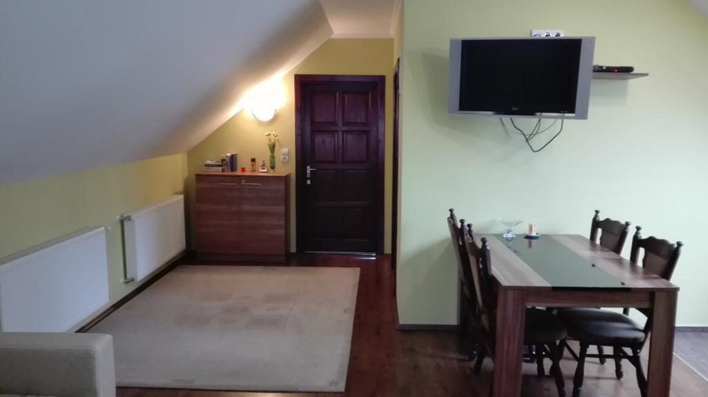 Csipkehaz Apartman Cserkeszőlő Exterior foto