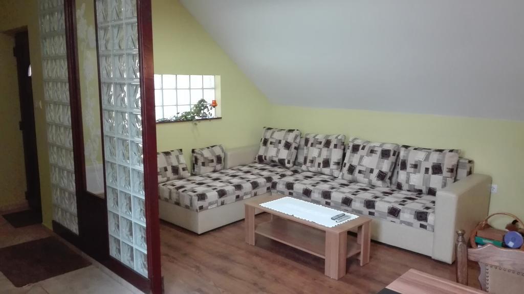 Csipkehaz Apartman Cserkeszőlő Exterior foto