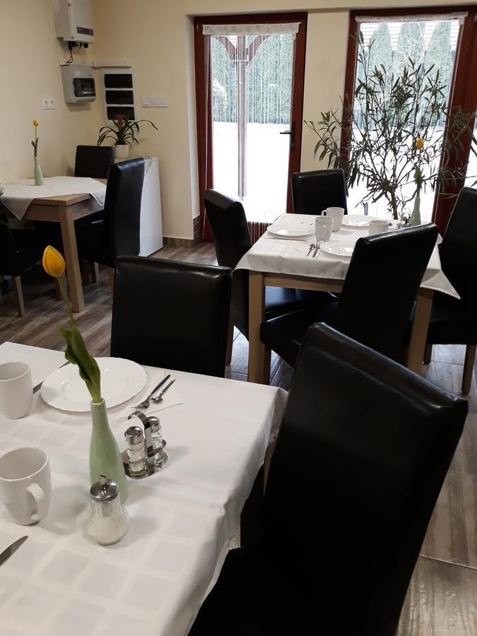 Csipkehaz Apartman Cserkeszőlő Exterior foto